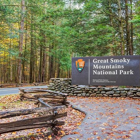 Between Here & There, 3 Bedrooms, Sleeps 6, Views, Hot Tub Gatlinburg Exterior foto
