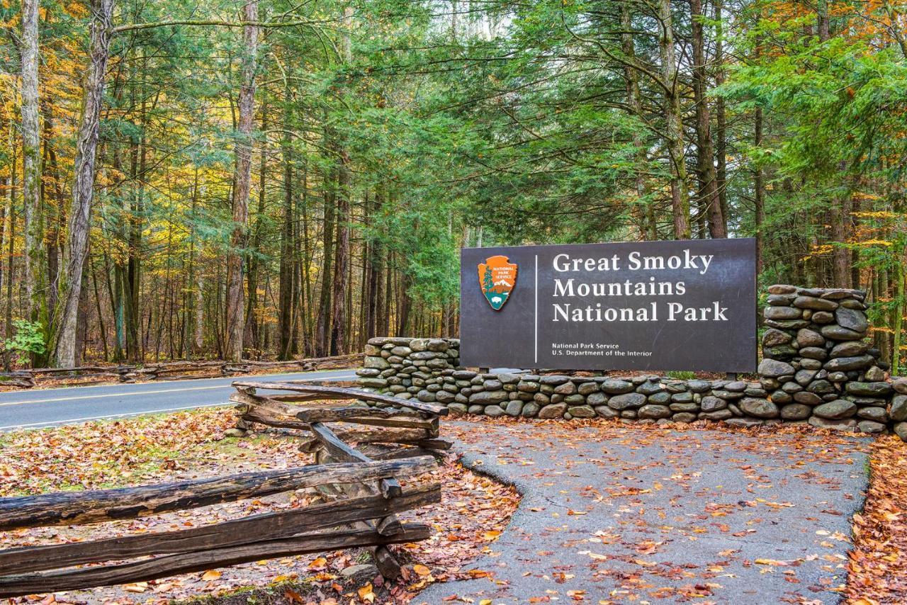 Between Here & There, 3 Bedrooms, Sleeps 6, Views, Hot Tub Gatlinburg Exterior foto